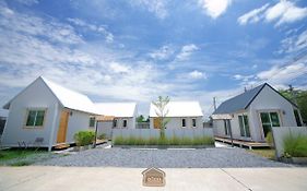 Barn Sampran Resort บ้านสามพรานรีสอร์ท